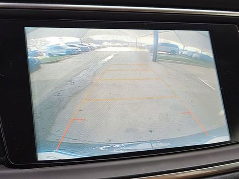 Used 2019 Buick Enclave Premium w/ LPO, Luxury Package image 17