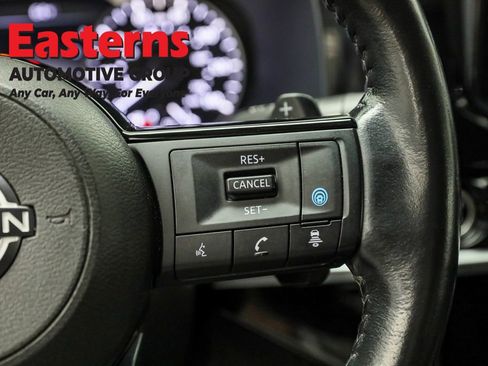 Used 2023 Nissan Pathfinder SL image 16