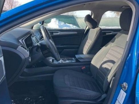 Used 2020 Ford Fusion SE image 4