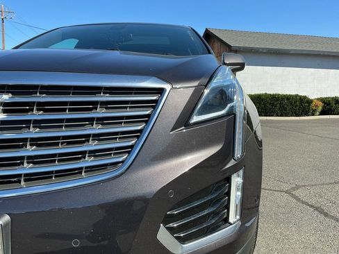 Used 2017 Cadillac XT5 Platinum w/ Driver Assist Package AWD/4WD image 3
