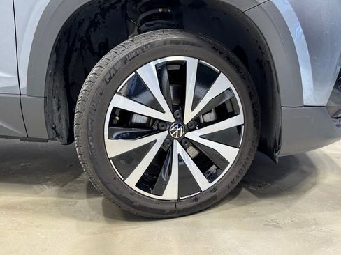 Used 2024 Volkswagen Taos SE image 14