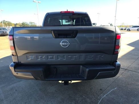 Certified 2025 Nissan Frontier SV w/ SV Convenience Package image 11