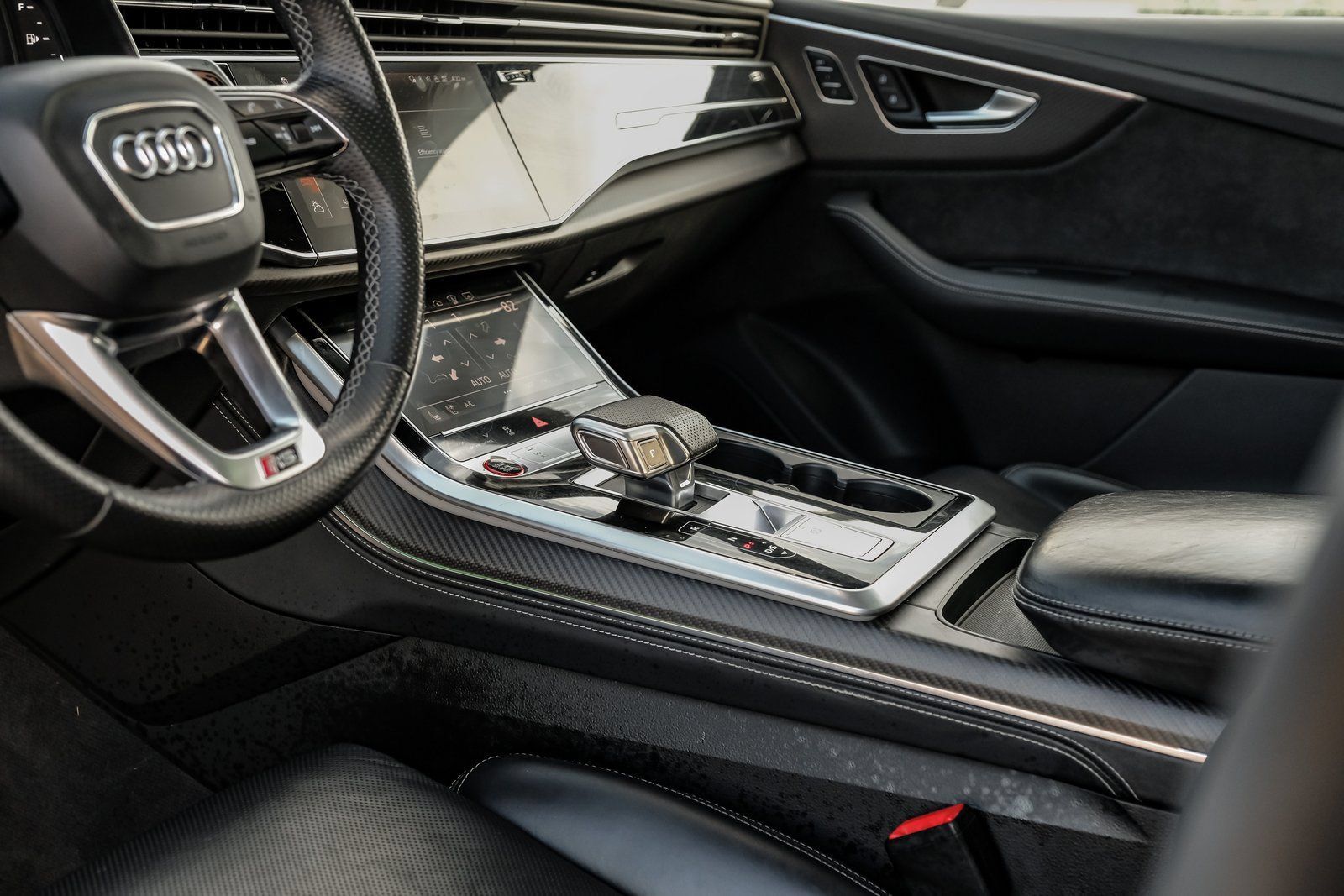 Used 2022 Audi RS Q8 AWD/4WD image 30