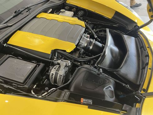 Used 2017 Chevrolet Corvette Stingray Coupe w/ 1LT RWD image 27