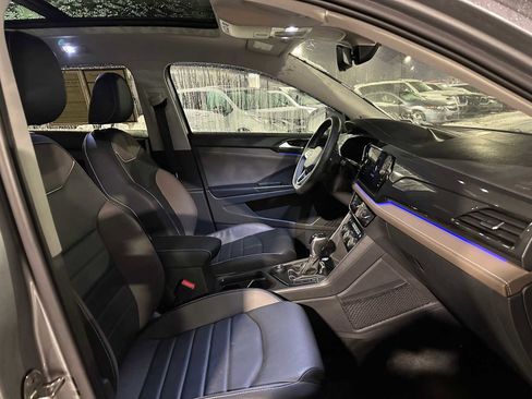 Used 2023 Volkswagen Taos SEL image 9