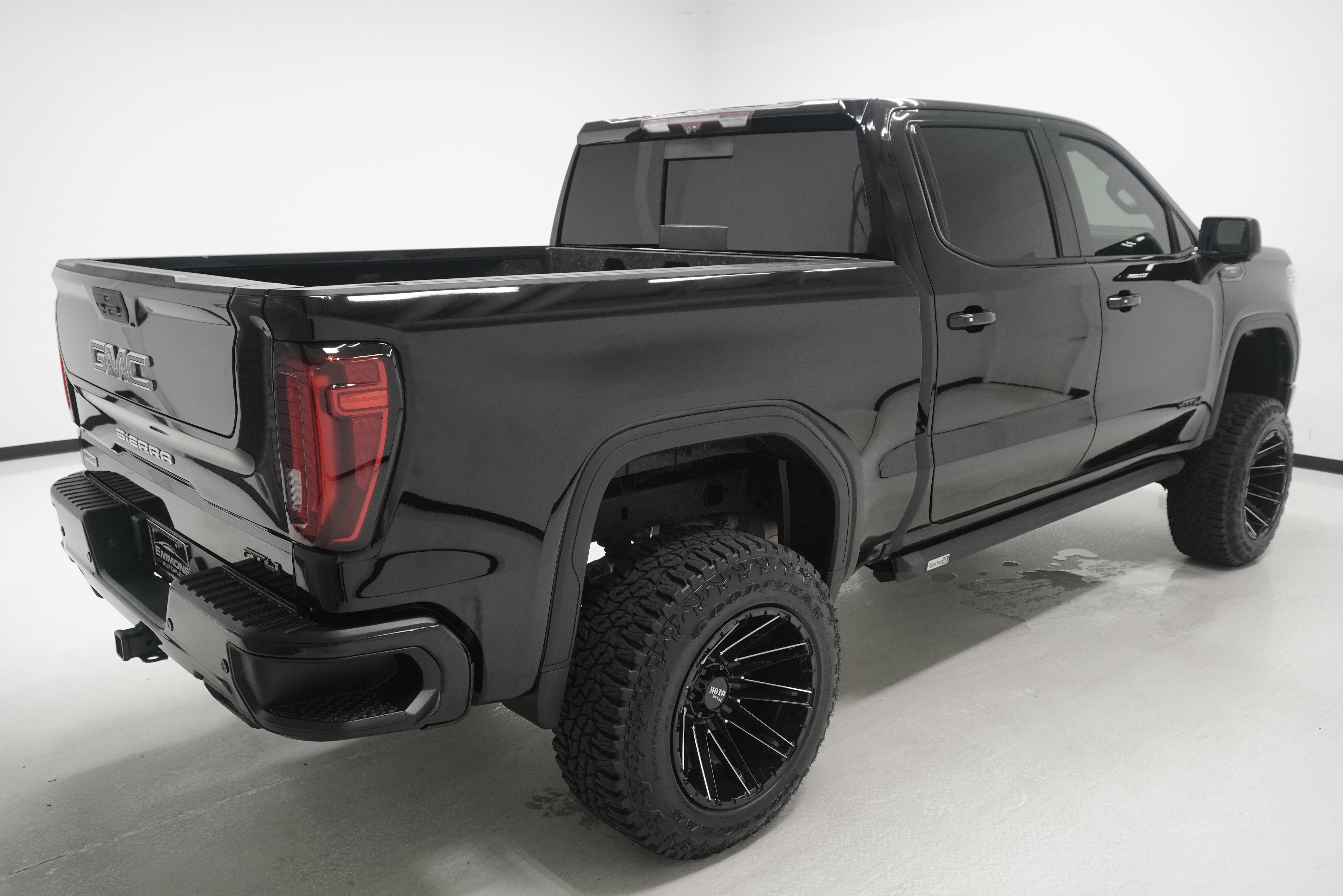 Used 2020 GMC Sierra 1500 AT4 w/ AT4 Premium Package AWD/4WD image 3