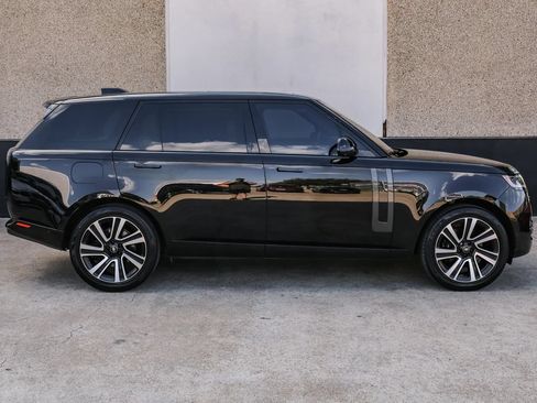 Used 2023 Land Rover Range Rover Long Wheelbase SE AWD/4WD image 6