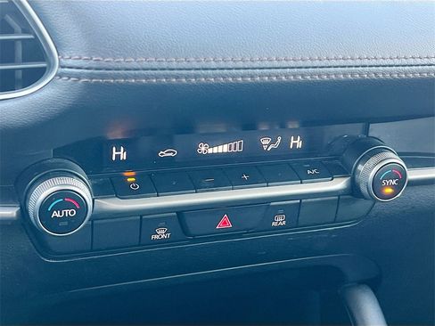 Used 2023 MAZDA MAZDA3 s image 18