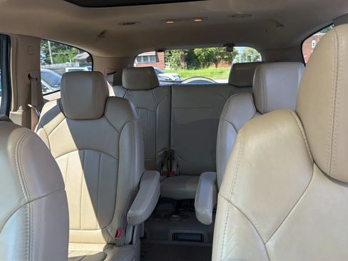 Used 2009 Buick Enclave CXL w/ Driver Confidence Package FWD image 11