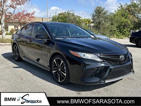 Used 2019 Toyota Camry XLE image 1