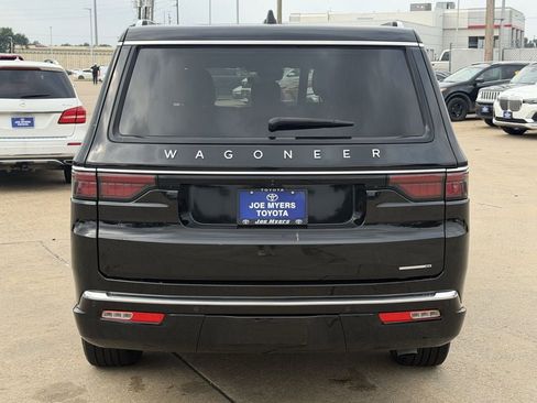 Used 2024 Jeep Wagoneer L Series II RWD image 8