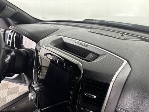Used 2023 RAM 1500 Laramie AWD/4WD image 32