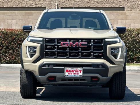 Certified 2024 GMC Canyon AT4 AWD/4WD image 9