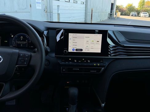 Used 2025 Toyota Camry LE image 15