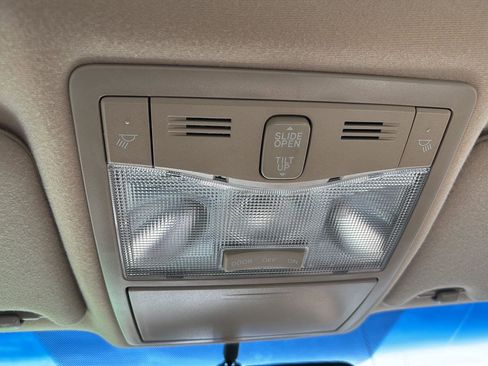 Used 2007 Toyota Avalon XLS FWD image 36