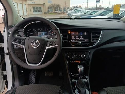 Used 2022 Buick Encore Preferred w/ Safety Package II image 27