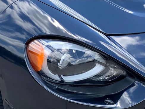 Used 2018 FIAT 124 Spider Abarth w/ Convenience Group RWD image 21