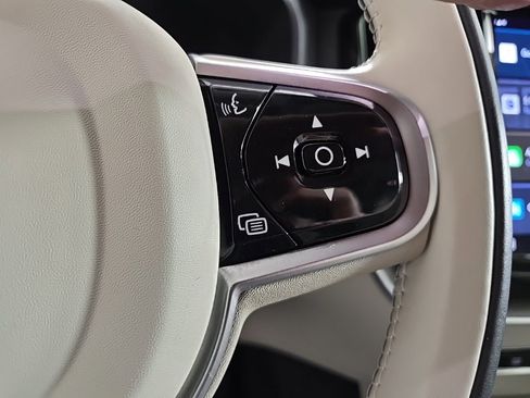 Certified 2023 Volvo XC60 B5 Plus w/ Climate Package image 25