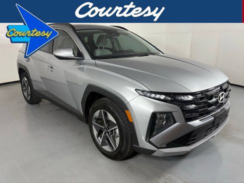 Used 2025 Hyundai Tucson SEL FWD image 1