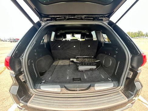 Used 2017 Jeep Grand Cherokee Trailhawk AWD/4WD image 29