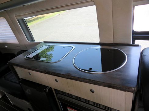 Used 2014 Mercedes-Benz Sprinter 3500 image 41