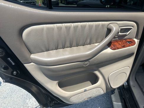 Used 2006 Toyota Sequoia Limited AWD/4WD image 17
