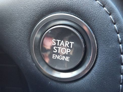 Used 2021 Lexus LX 570 4WD w/ 3rd Row & Luxury Pkg image 31