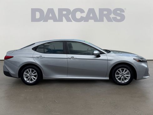 Used 2025 Toyota Camry LE FWD image 8