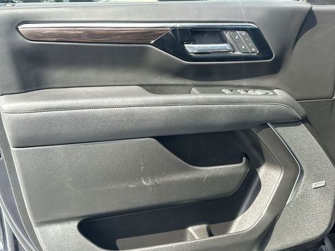 Used 2025 Chevrolet Suburban Premier RWD image 50