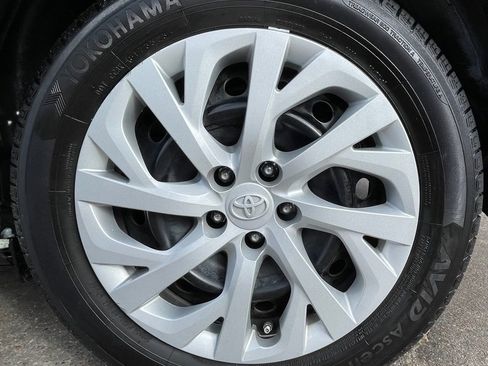 Used 2019 Toyota Corolla LE image 13