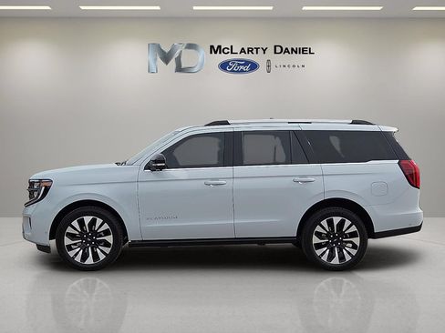 Certified 2025 Ford Expedition Platinum w/ Driver's Package AWD/4WD image 3