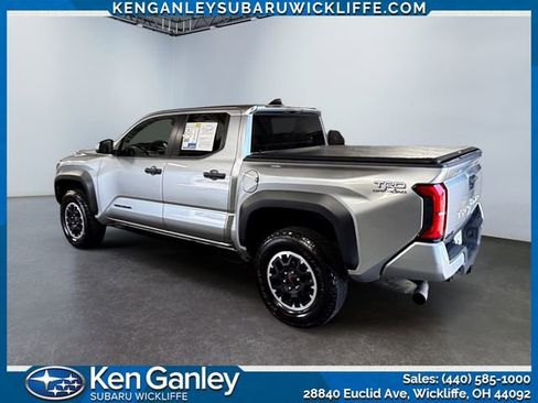 Used 2025 Toyota Tacoma TRD Off-Road AWD/4WD image 3