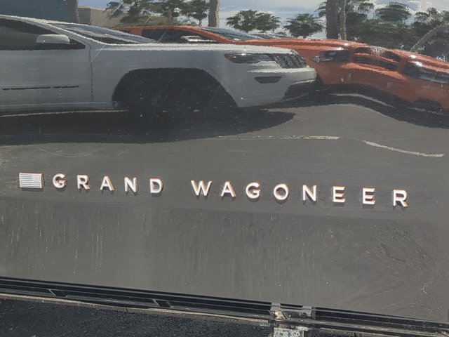 Used 2022 Jeep Grand Wagoneer Series III w/ Rear Seat Video Group 1 AWD/4WD image 13