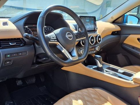 Used 2025 Nissan Sentra SV w/ SV Premium Package FWD image 4