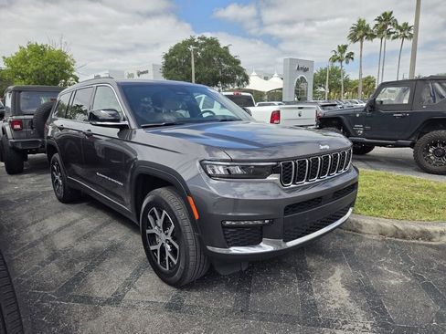 Used 2025 Jeep Grand Cherokee L Limited image 2