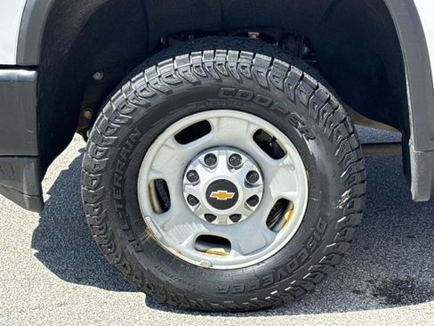 Used 2023 Chevrolet Silverado 2500 W/T w/ Z71 Off-Road Package AWD/4WD image 4