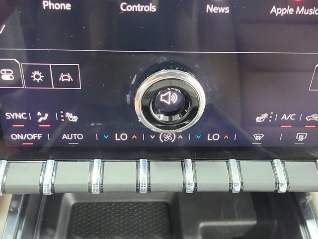 Used 2026 GMC Acadia Elevation w/ Elevation Premium Package FWD image 32