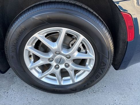 Used 2025 Chrysler Pacifica Select image 13