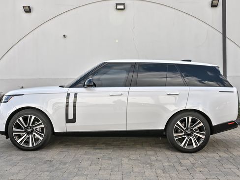 Used 2023 Land Rover Range Rover SE AWD/4WD image 11