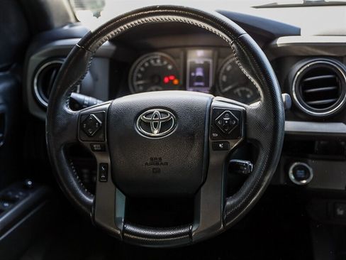 Used 2017 Toyota Tacoma TRD Off-Road RWD image 20