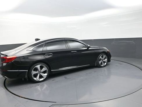 Used 2019 Honda Accord Touring image 30