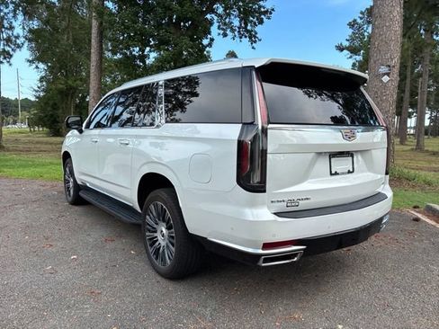 Used 2022 Cadillac Escalade ESV Premium Luxury AWD/4WD image 5