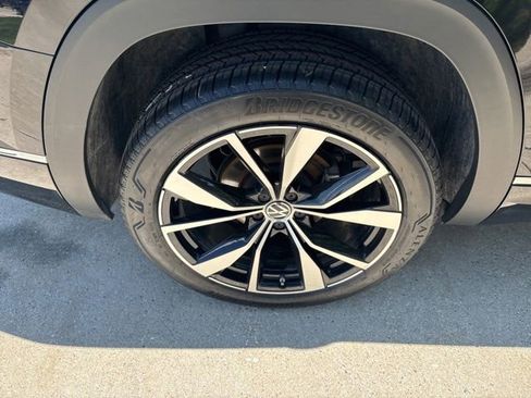 Used 2024 Volkswagen Atlas SEL Premium R-Line AWD/4WD image 8