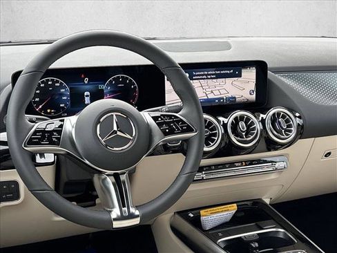 Certified 2025 Mercedes-Benz GLA 250 image 19