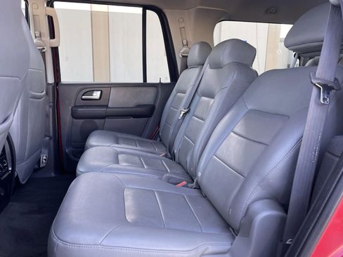 Used 2003 Ford Expedition XLT image 17