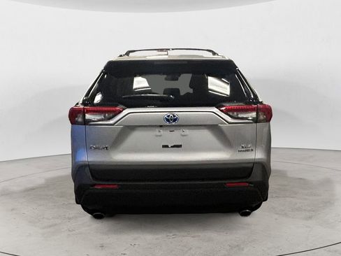 Certified 2022 Toyota RAV4 XLE w/ Convenience Package AWD/4WD image 4