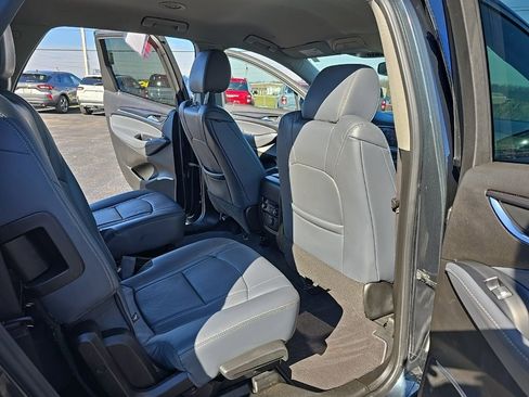 Used 2021 Buick Enclave Essence image 23