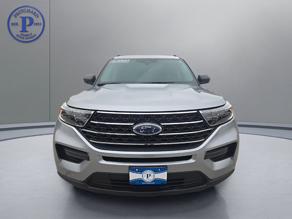 Used 2021 Ford Explorer XLT AWD/4WD image 2