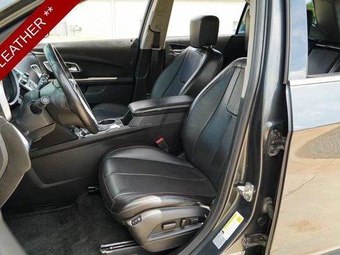 Used 2017 Chevrolet Equinox Premier w/ Enhanced Convenience Package AWD/4WD image 7