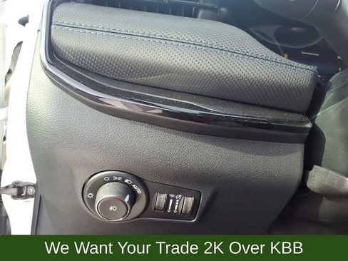 New 2026 Jeep Compass Latitude image 14